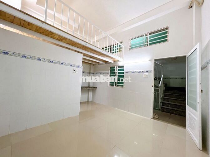 PHÒNG TRỐNG ĐẦU THÁNG 12 CÓ GÁC CÓ MÁY LẠNH NGAY HOÀNG DIỆU 2