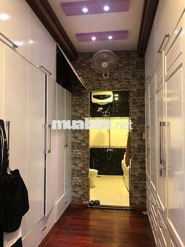 Cho thuê nhà 8 phòng có mặt bằng kinh doanh Đường Huỳnh Thúc Kháng