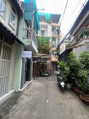 Nhà sổ hồng riêng đường Huỳnh Văn Bánh - Giá Tốt 