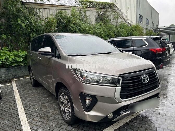 Toyota Innova 2022 E 2.0 MT - 50000 km