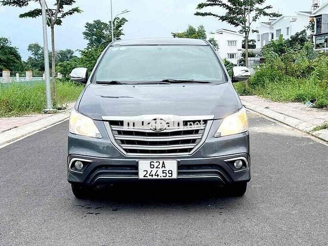 Toyota Innova 2018 2.0V - 100000 km