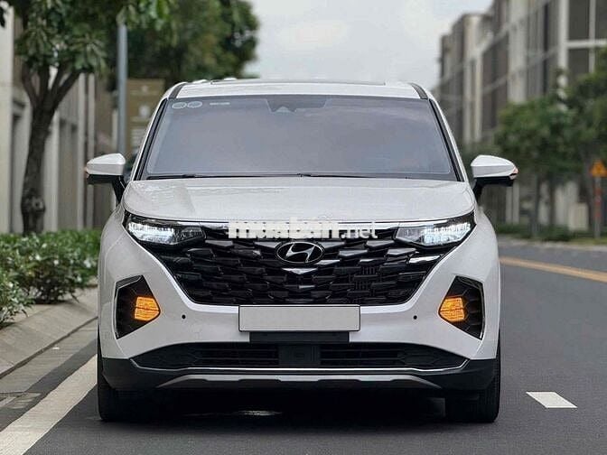 Hyundai Custin 2023 Cao Cấp 2.0T - 16.000 km