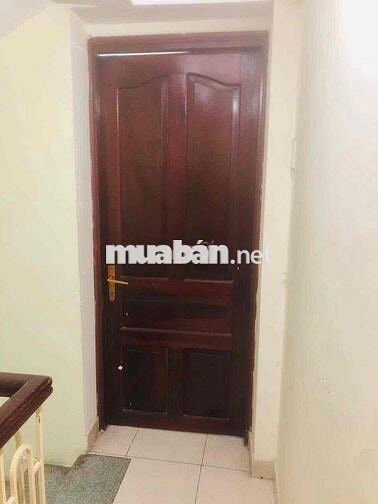 Ở ghép ( Nữ ) nhà lầu đúc khu lịch sự