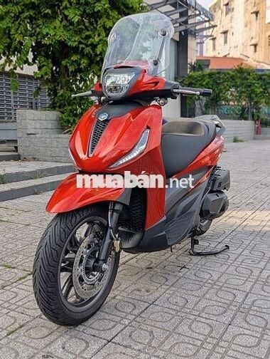 Xe máy Piaggio Beverly 400S HPE đỏ 12/2023