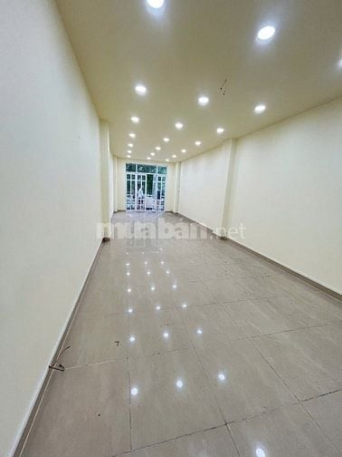 KẸT TIỀN CẦN BÁN GẤP MẶT TIỀN VÕ VĂN TẦN, P.6, Q.3, 8 TẦNG THANG MÁY 