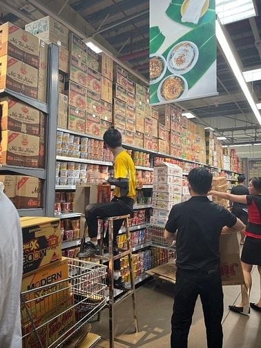 Thông Báo Tháng 11-Tuyển Dụng 5 NV Nam Nữ.