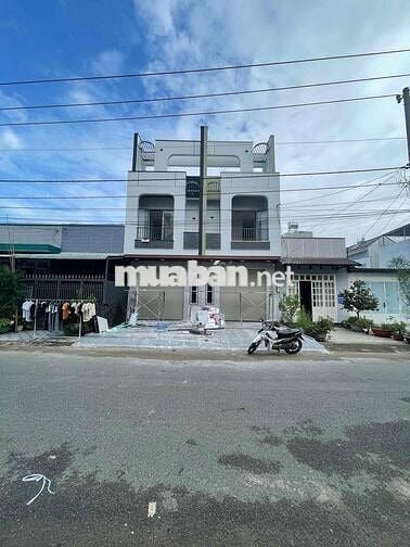 Nhà mới xây phường bửu long. dt 80m2 sổ riêng đường rộng 8m.