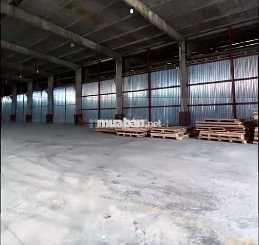 Kho diện tích lớn lên đến 1000m2 ở Nguyễn Hữu Thọ cần cho thuê gấp
