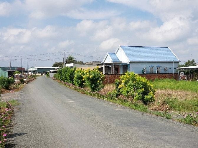 Bán 2 lô đất thổ cư 137.9m2 và 140 m2 liền kề shr, MT đường 9m, CĐ, LA