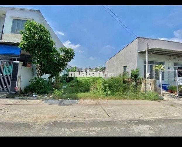 Ngộp Ngộp bán nhanh lô đất 160m2 ngay gần BV Củ Chi , Giá 850 triệu