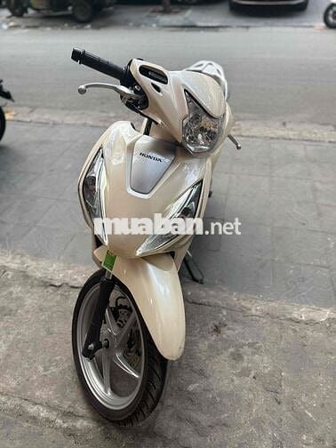 Honda Vision bản cổ điển đi 7000km  biển HN