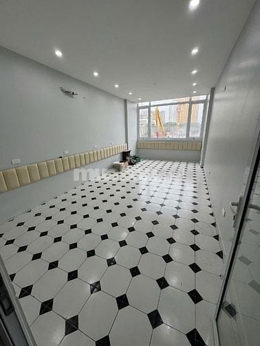 Cho thuê nhà mặt phố Ngọc Khánh, mặt tiền 4m