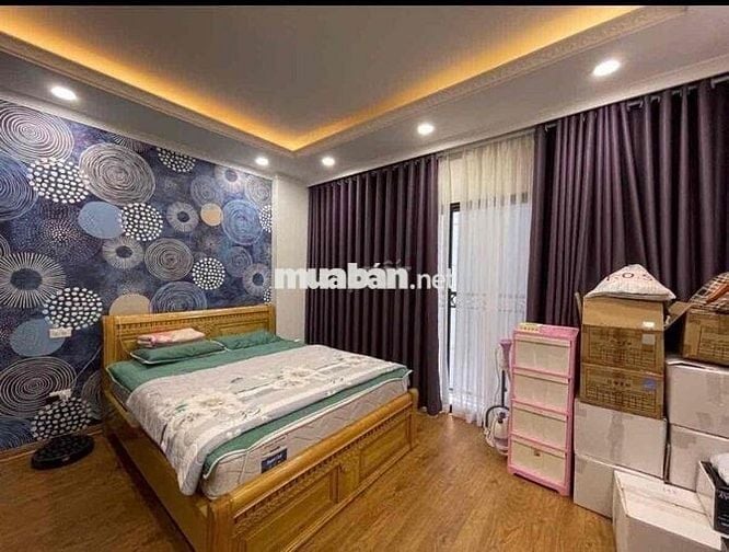 Chính chủ bán nhà Thái Thịnh, 43m2, 6 tầng thang máy, nhà mới ở luôn