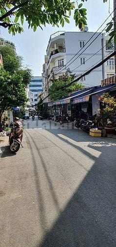 Bán nhà thích hợp xây căn hộ dịch vụ - Thành Thái - Quận 10 - Giá 15