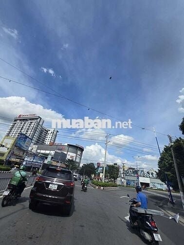 💥 ngộp quá giảm 3tỷ Giá chỉ còn 15 tỷ 
Bán đất tặng nhà và kho