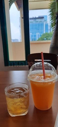 Cần vài bạn phụ bán đồ uống giải khát.