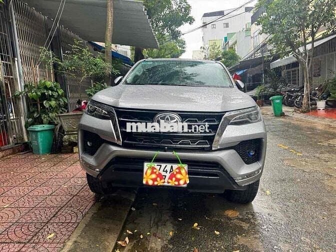 cần bán Fortuner 2021 tự động máy dàu
