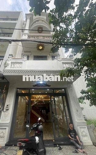 BÁN NHÀ SHR NGAY CHỢ TKTQ. SỔ VUÔNG VỨC 0 LỘ GIỚI. Ô TÔ NGỦ TRONG NHÀ