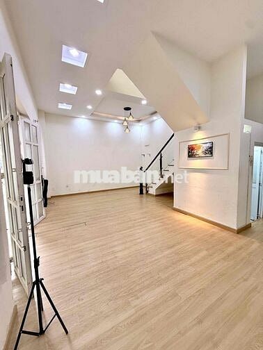 NHÀ 2 TẦNG HXH SÁT MẶT TIỀN KHU LÊ VĂN QUỚI - BÌNH TÂN - 2 PN