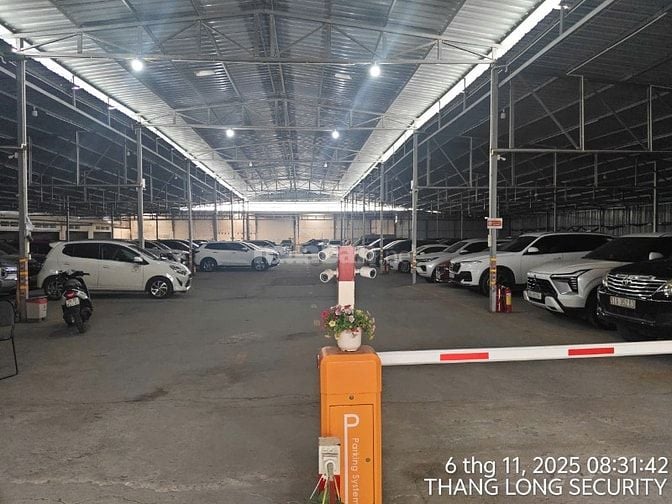 CẦN GẤP 1 NAM QUẸT THẺ XE CA TỪ 7H-19H - CÓ THỂ Ở LẠI GARA