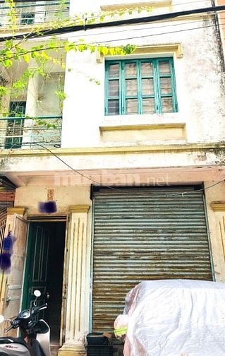 Cho thuê nhà 4 tầng cũ, DT 30m2 ở phố Tây Kết, phường Hồng Hà.