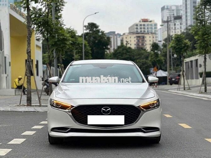 Mazda 3 1.5Luxury sx 2022 siêu đẹp màu trắng