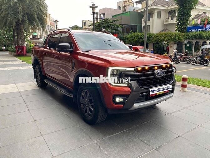 FORD RANGER WILDTRAK ĐỎ CÁ NHÂN 2023 - 35.000 KM