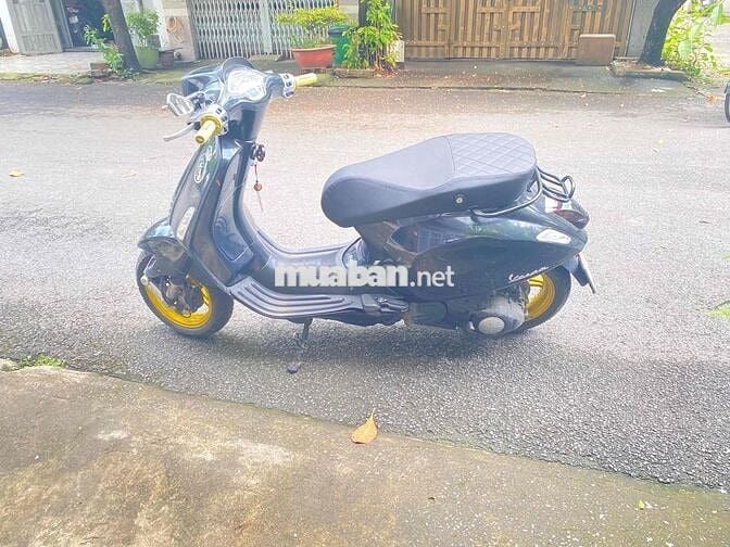 Chính chủ cần bán xe Vespa - tại Quận 12