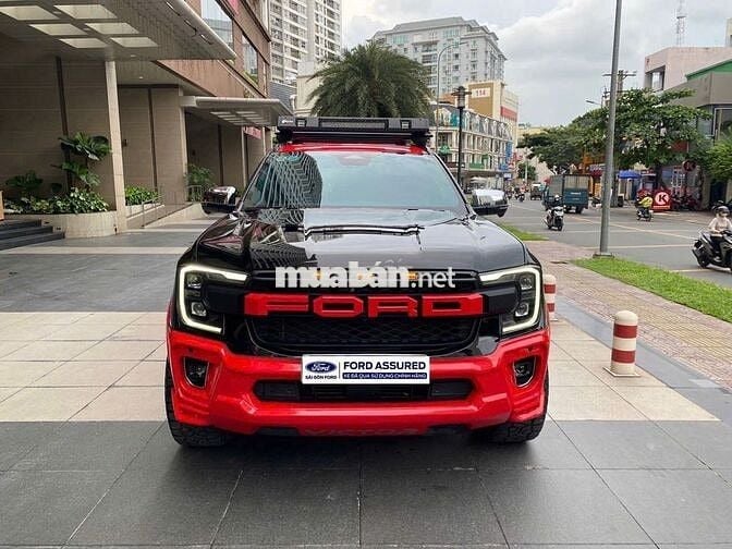 FORD EVEREST TITANIUM 2C CÁ NHÂN 2024 - 11500 KM