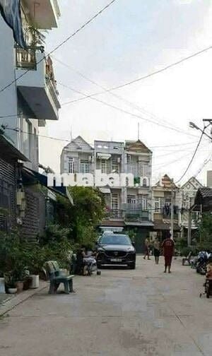 NHÀ PHỐ 3TẦNG, đg cho thuê 10TR. P. Thới An, q12 DT4.2 x 13m – Sổ