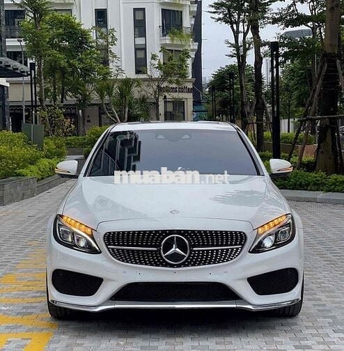 Mercedes-Benz C300 AMG 2016 đi chuẩn 7v miles