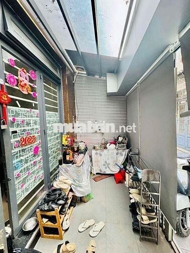 Bán nhà hxh cmt 8 gần cv lê thị riêng 38m2 5 tầng hẻm thông xe hơi