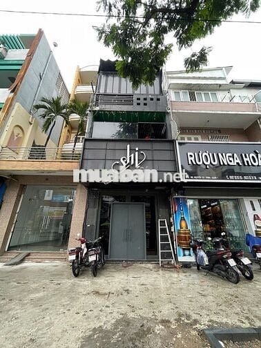 MT NGUYỄN CƯ TRINH Q1 - TRỐNG SUỐT - 3 TẦNG, VỈA HÈ RỘNG TRUNG TÂM Q1