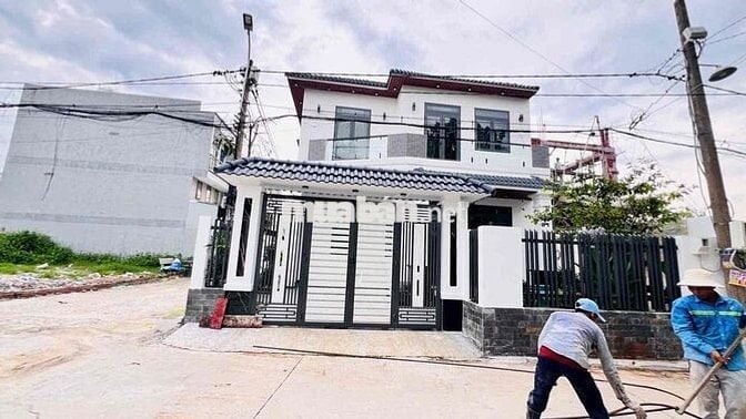 10 x 14m-Bán Gấp Biệt Thự Góc 2 MT Đẹp Lung Linh Ngay Chợ Thới Tứ