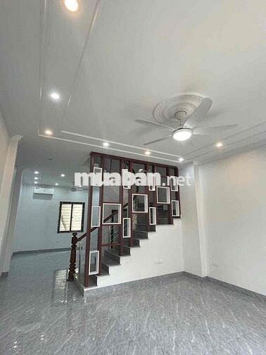 Chính chủ cho thuê nhà 3 tầng ngay ngã 4 đường Nguyễn Văn Giáp và đườn