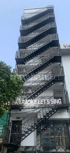 KARAOKE LET'S SING VIP CẦN GẤP 6 PHỤC VỤ BAO CHỔ Ở