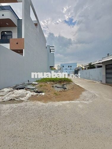 BÁN LÔ GÓC 2 MẶT TIỀN - 1 SẸC ĐƯỜNG DT768