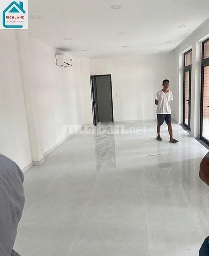 Cho thuê Nhà góc 2 Mặt Tiền : Bùi Thị Xuân, Phường Bến Thành, Quận 1, 