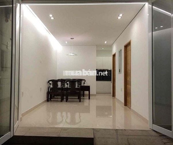 Cho thuê nhà trệt, trung tâm quận 1, gần chợ Tân Định