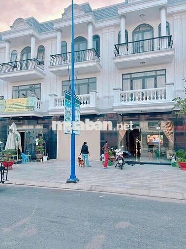 CHÍNH CHỦ CẦN BÁN GẤP NHÀ 1 TRỆT 2 LẦU 100M2 NGAY TRUNG TÂM BÀU BÀNG