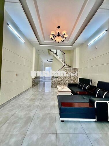 Nhà Sạch DT 120m2 1Trệt 1Lầu 2Pn 3Wc Hẻm Xe  Ôtô Đậu Nhà Gần Rạch Gia
