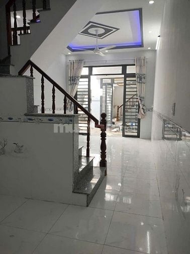 nhà góc 2 mặt tiền gần chợ  – giá tốt 690tr – dọn vào ở ngay