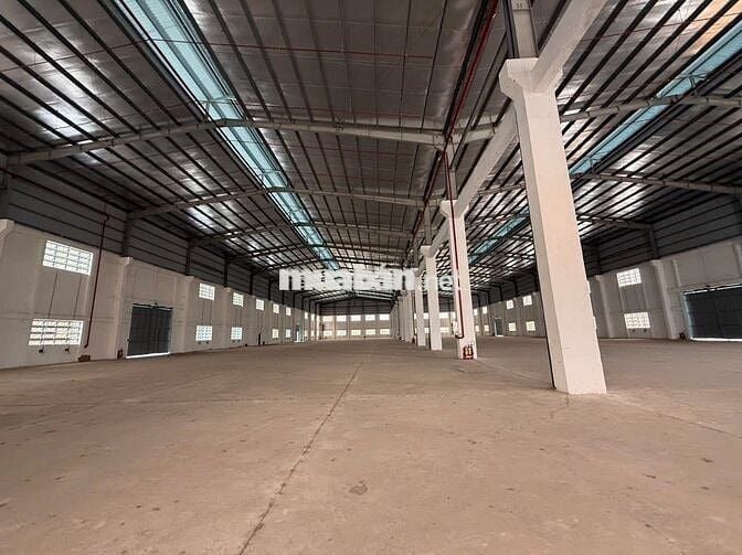 CHO THUÊ NHÀ XƯỞNG 5200M2 GIÁ TỐT TẠI CCN BẾN LỨC, LONG AN