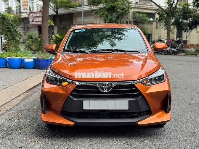 Toyota Wigo màu Cam 5 chỗ