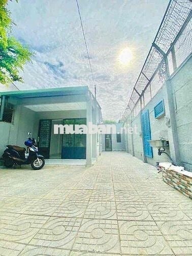 Cho thuê nhà Sân vườn kdc Cư xá điện lực,/đs 2,p.Trường Thọ 12tr TL