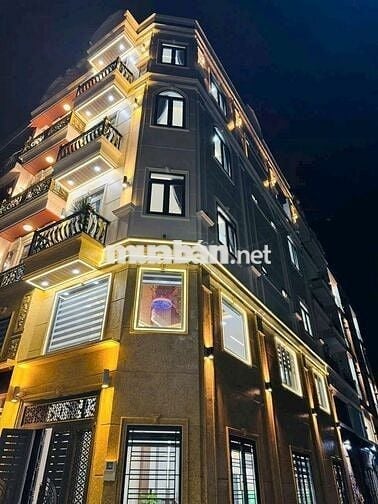 Nhà đẹp full nội thất 4,7 x 12 có 5pn 5wc sân thượng