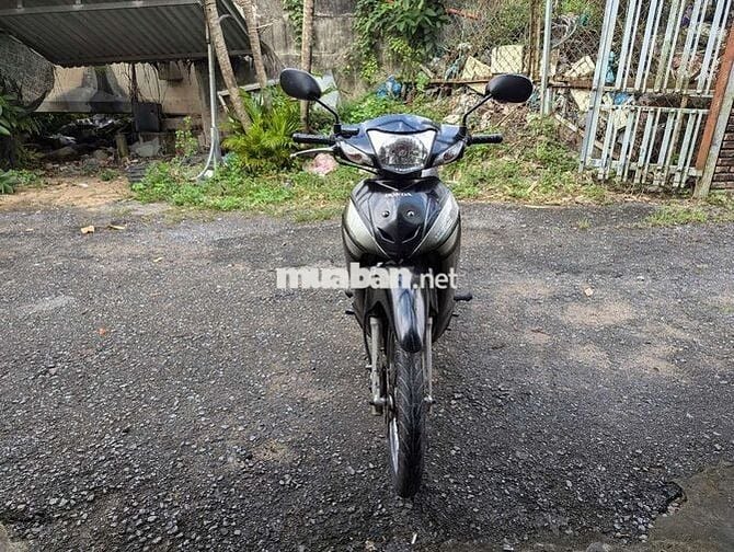 Xe máy zin êm chạy liền 9 chủ