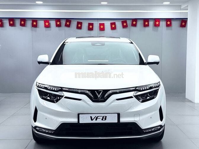 VINFAST VF8 - GIẢM 250 Triệu cho khách hàng mua xe