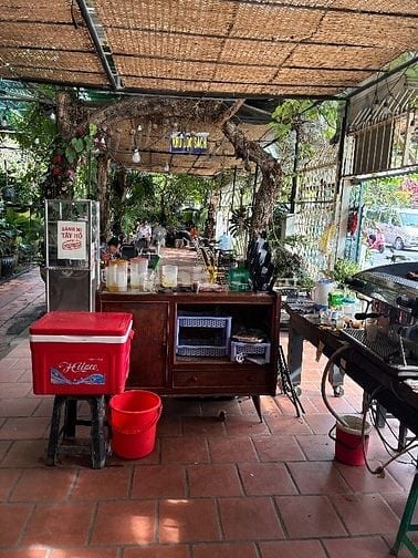 Phụ quán caffe ca sáng từ 6.30-15g. Nhanh nhặn 