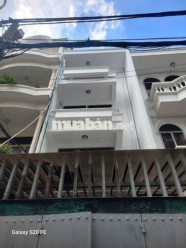 Nhà đường trước thèm to ô tô đậu trước nhà